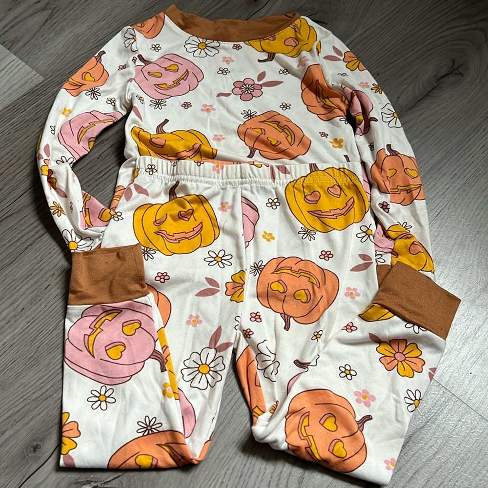 Tahari 2T pajamas